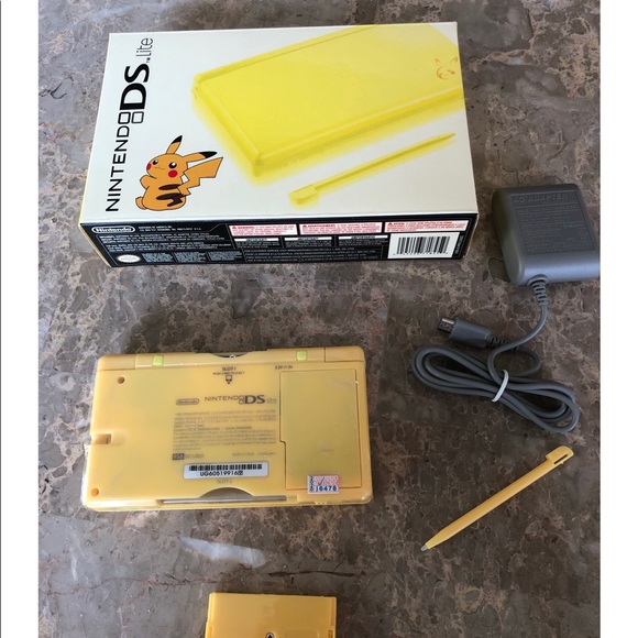 Pokémon Yellow Pikachu Nintendo DS Lite Limited Edition in Box! - Picture 6 of 6